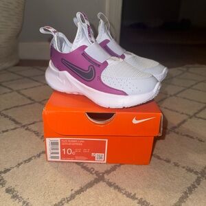 NIB Nike Kids Flex Runner 3 Sneakers - White and Purple